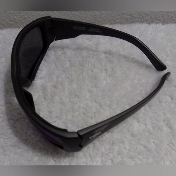 “Unisex Storm Renegade Polarized Performance Sunglasses - Outdoor Essential” - Picture 7 of 9